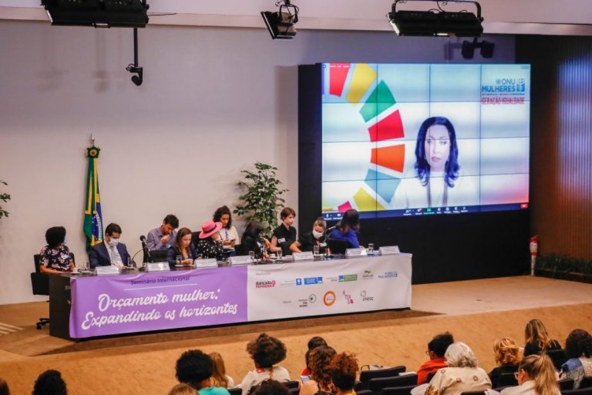 Deputadas e senadoras questionam despesas do Orçamento com mulheres  