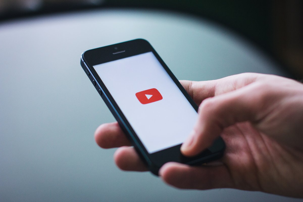 YouTube: plataforma começa a testar publicidades em vídeos curtos do Shorts