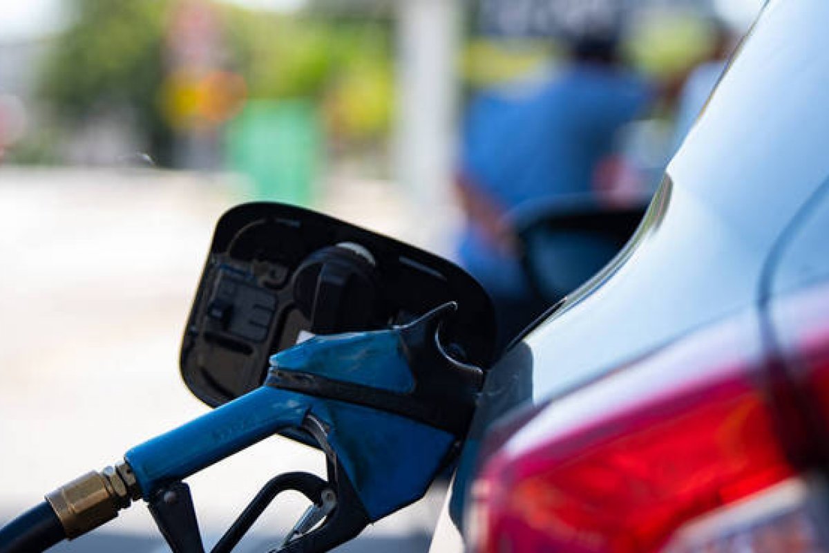 Gasolina mais cara: encher o tanque no Brasil teve aumento de R$ 91 reais em um ano