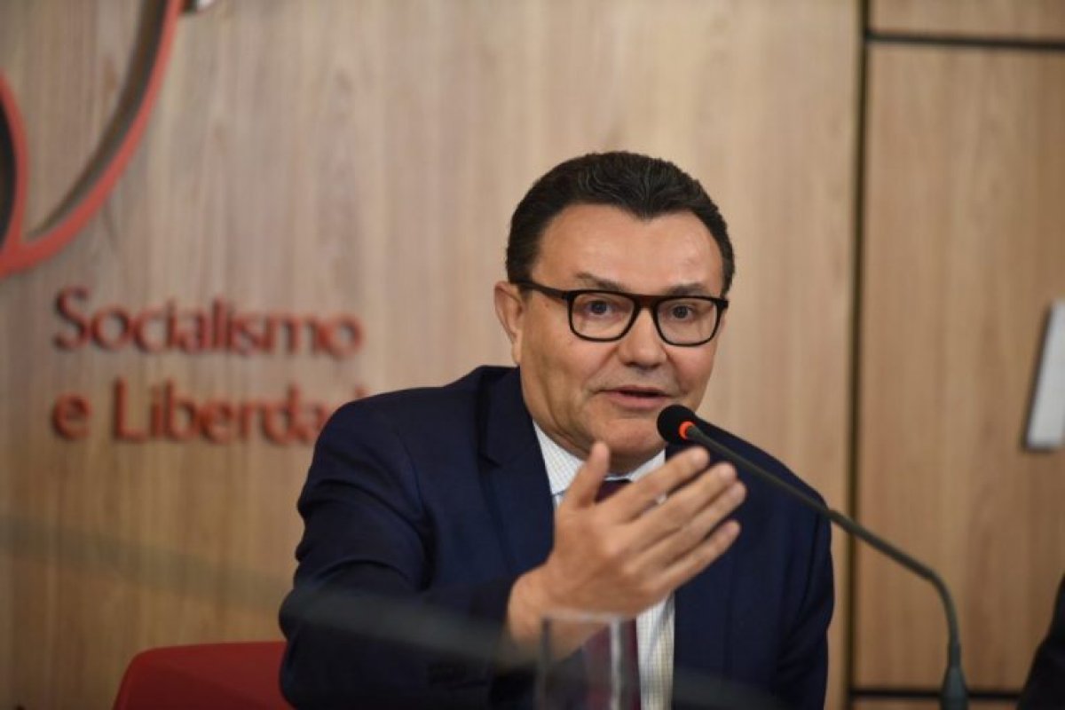 Carlos Siqueira é reeleito presidente nacional do PSB