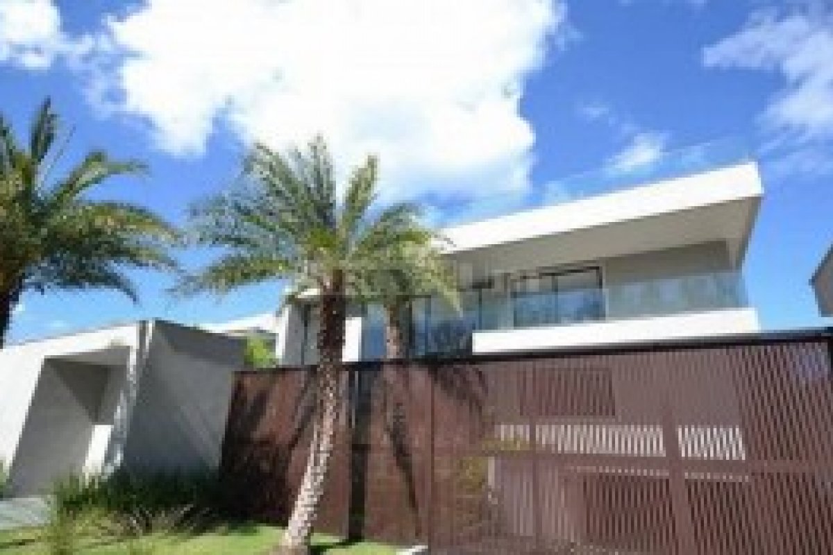 Ryca! Mãe de Neymar compra mansão de R$ 14 milhões  