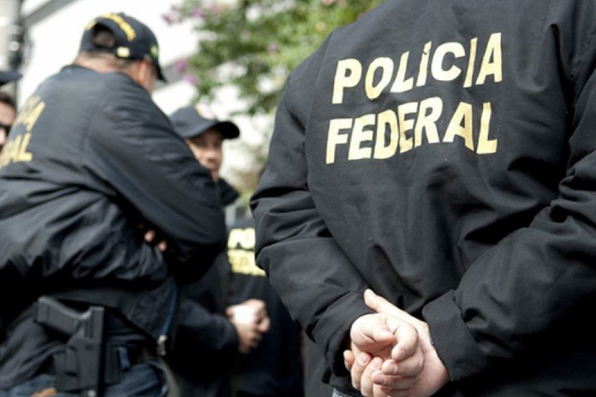 Polícia Federal apreende quase uma tonelada de cocaína na costa brasileira