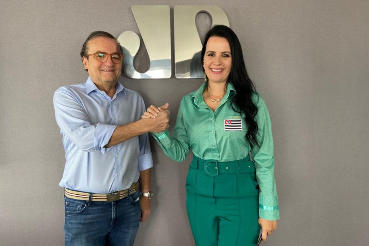 Dono da Jovem Pan, Tutinha Carvalho, recebe maior honraria da ALESP  
