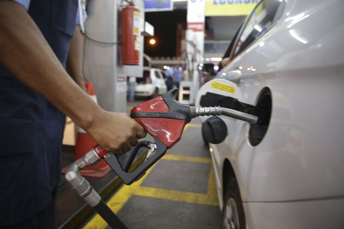 Diesel segue com preço elevado nos postos 