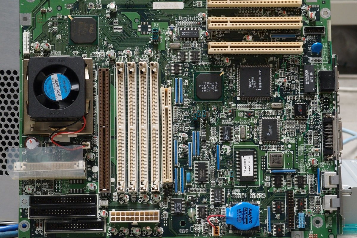 Segundo estudo, escassez de chips será quase toda superada em 2022