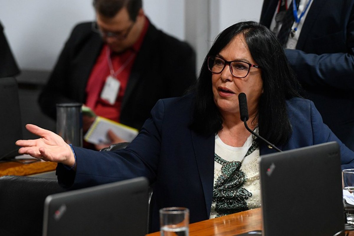 Projeto de lei recomenda presença de psicológos em empresas com mais de 100 empregados