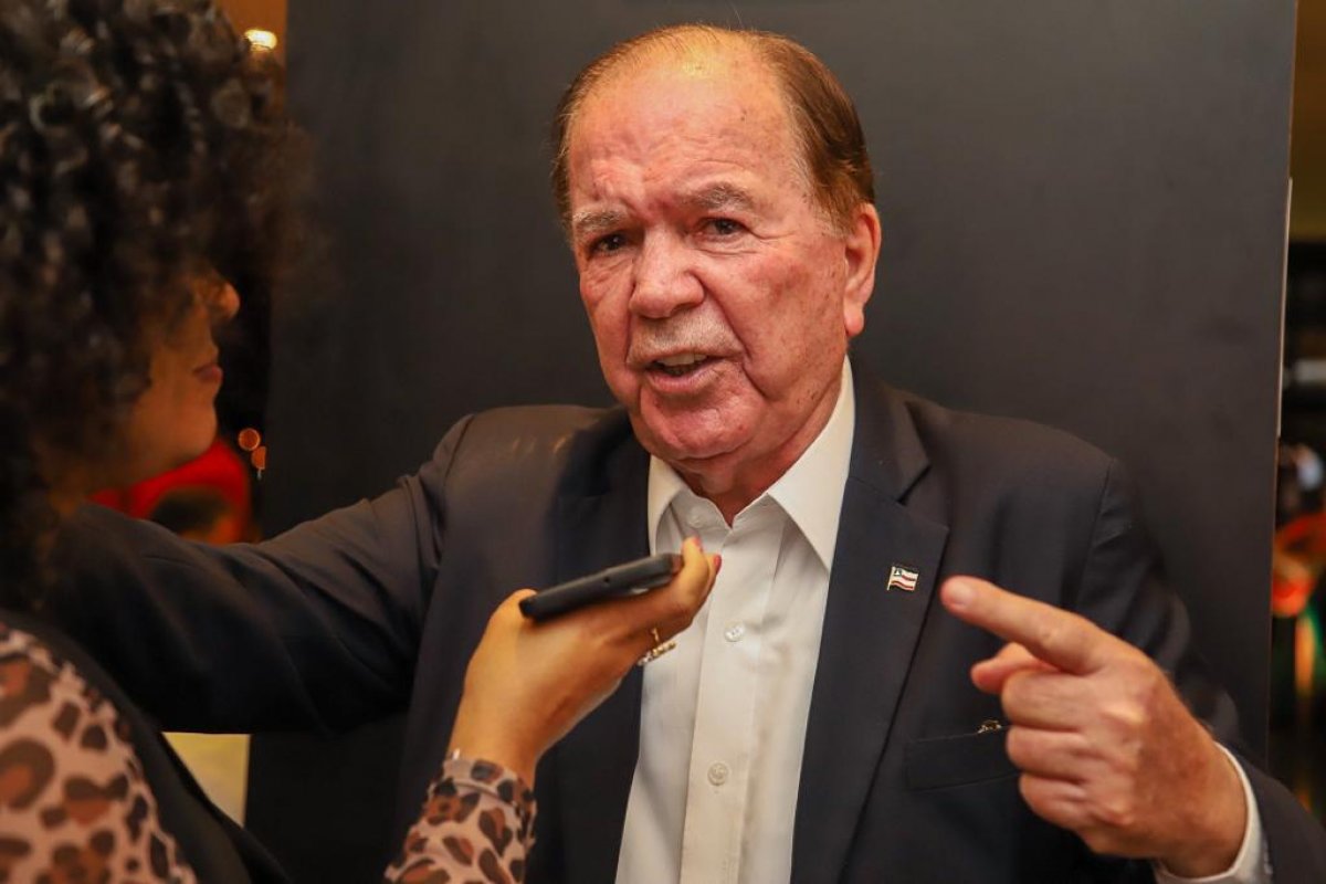 Após desistir do Senado, Leão vai disputar a Câmara Federal 