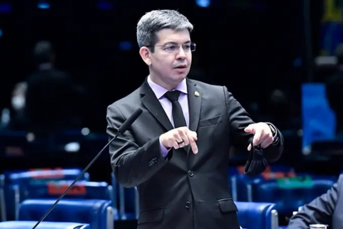 Segundo Randolfe, democratas precisam reafirmar defesa às eleições no modelo atual