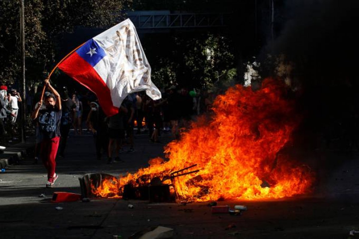 Presidente do Chile solicita que ministros ponham os cargos à disposição