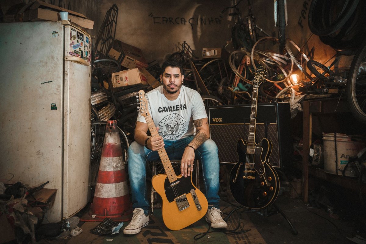 Guitarrista Igor Gnomo faz show na Sala do Coro do TCA 