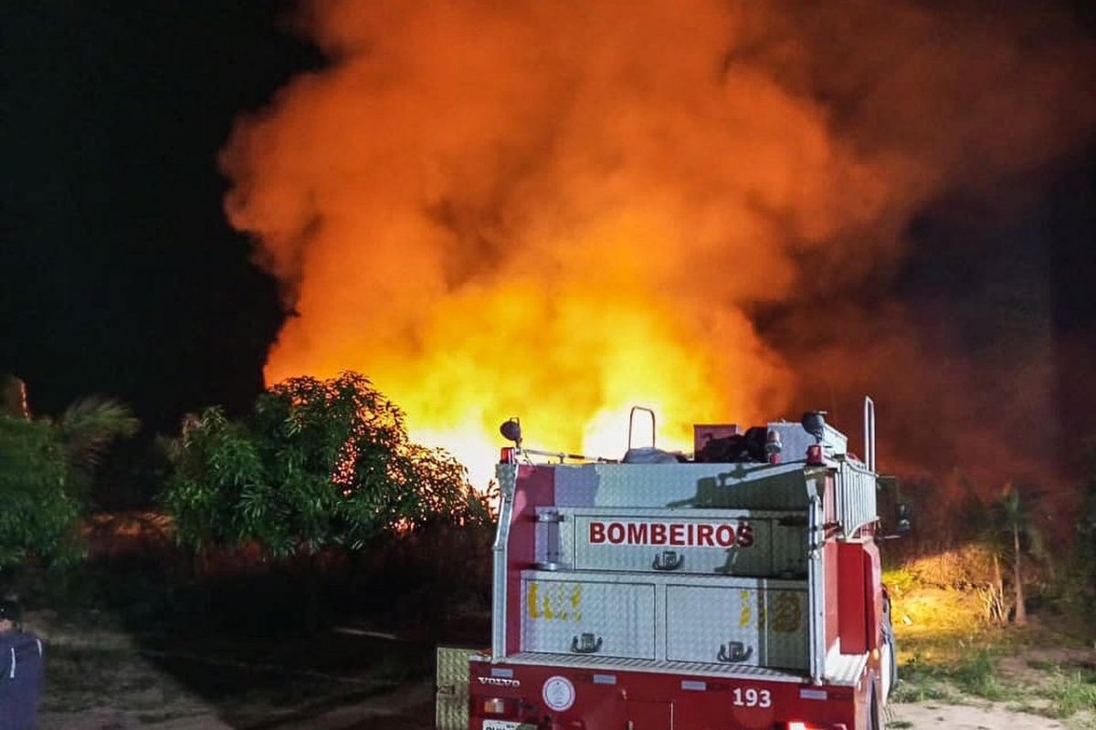 Incêndio atinge fazenda em Luís Eduardo Magalhães