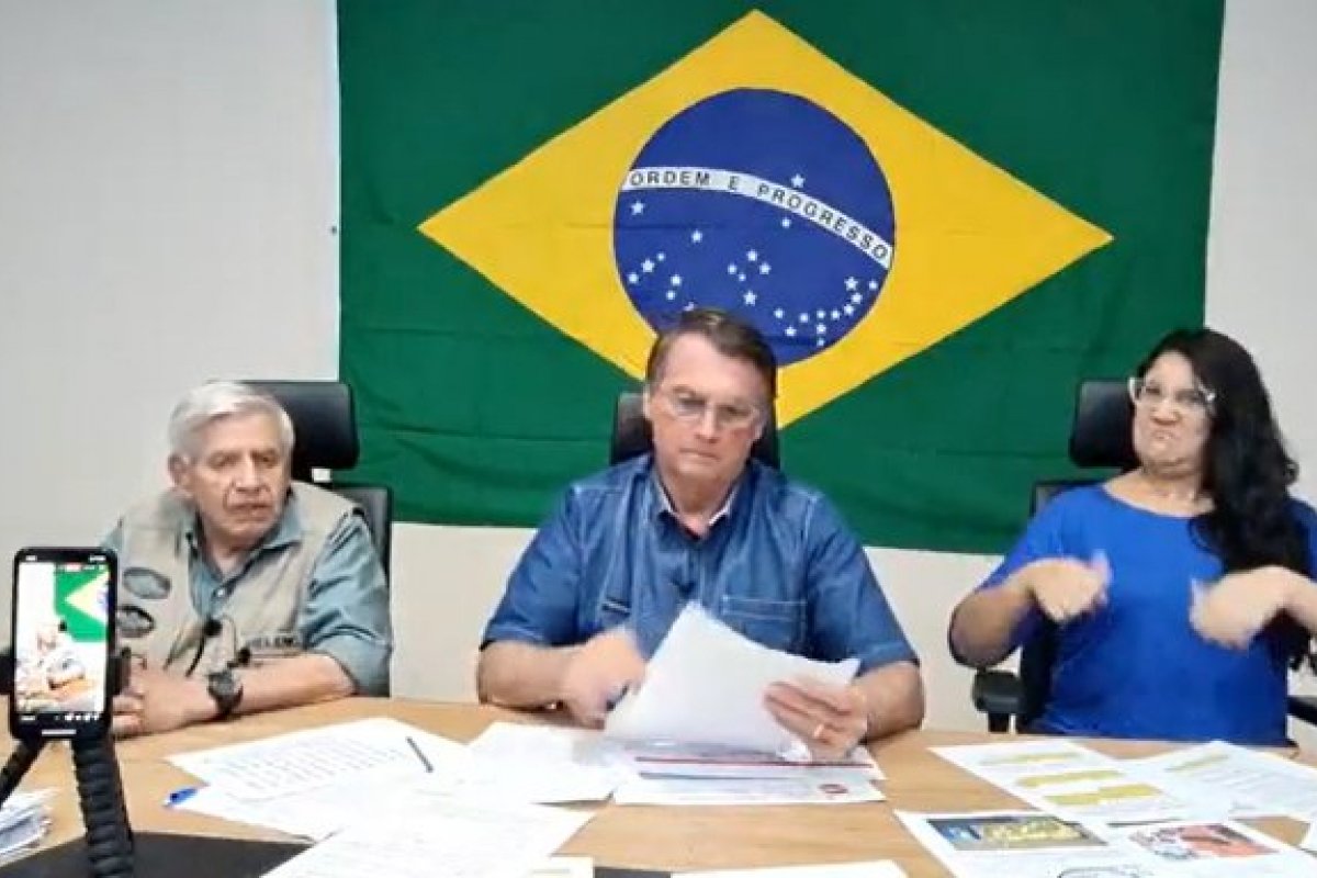 Heleno nega que CIA tenha pedido para Bolsonaro parar de questionar processo eleitoral