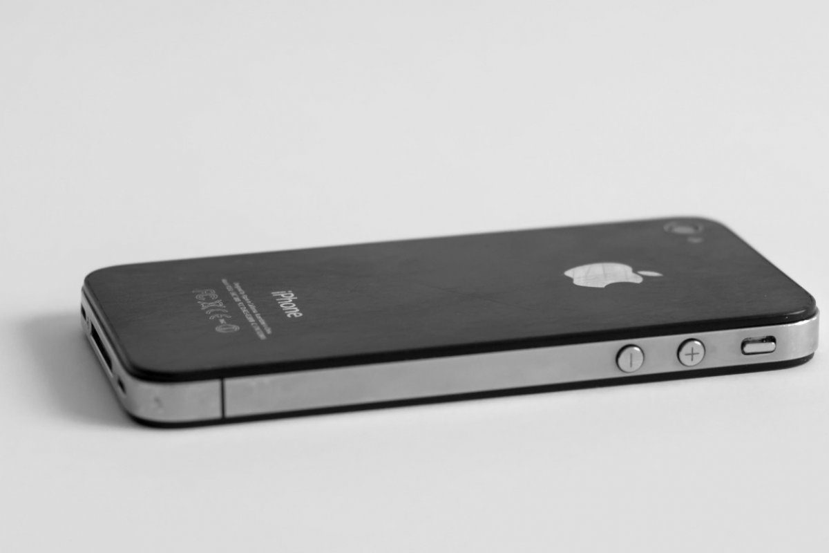 Apple vai indenizar donos de iPhone 4S por 'lentidão' após atualização