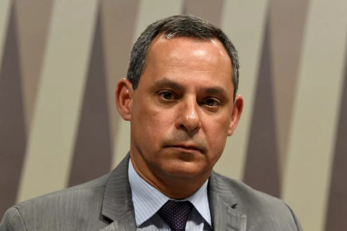Presidente da Petrobras descarta mudar política de preço após crítica de Bolsonaro
