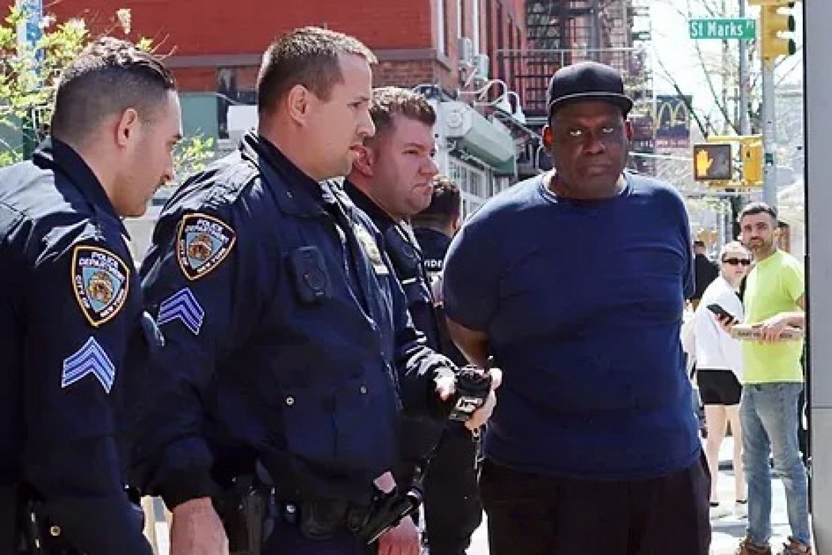 Suspeito de ataque ao metrô é indiciado e pode pegar prisão perpétua em Nova York