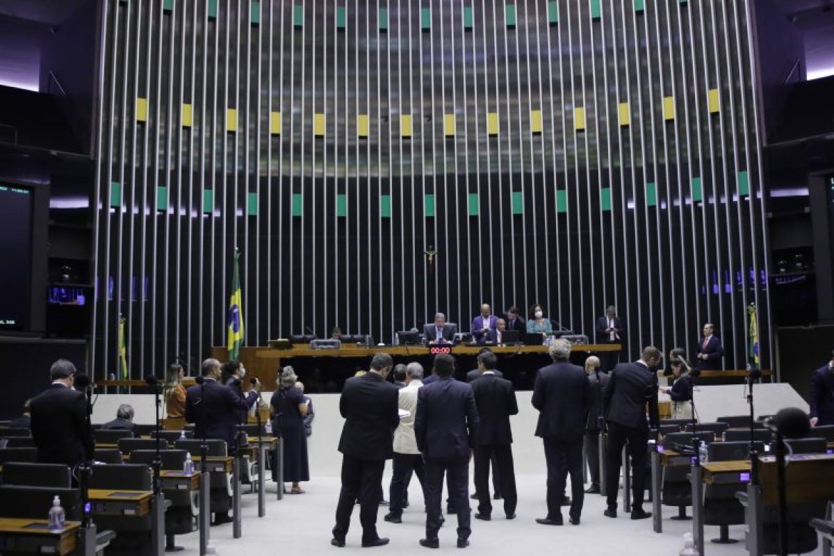 Câmara analisa MP sobre Programa Nacional de Prestação de Serviço Civil Voluntário
