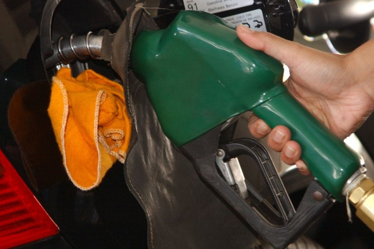 Aumento em 8,87% no preço do diesel vendido pela Petrobras passa a valer hoje (10)