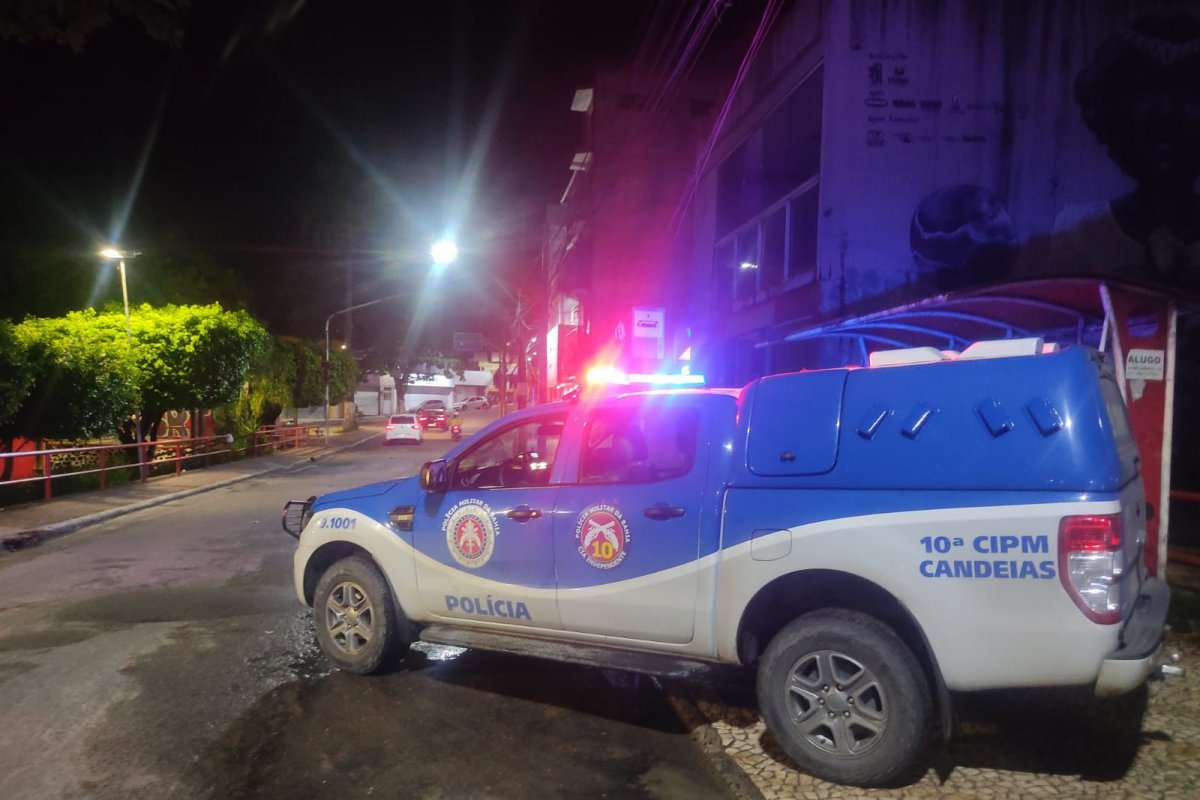 Polícia Militar prende homem suspeito de golpear vizinha com facão em São Francisco do Conde