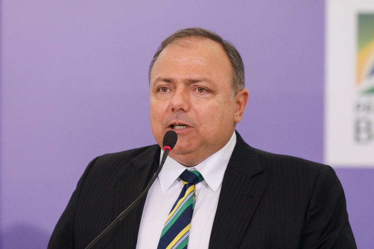 Ex-ministro da Saúde, Eduardo Pazuello é inocentado por 'crise do oxigênio' no Amazonas