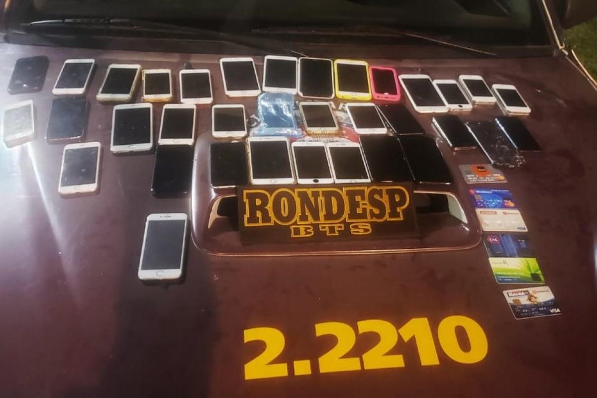 Trio é preso e 34 celulares furtados em festa são recuperados em Salvador