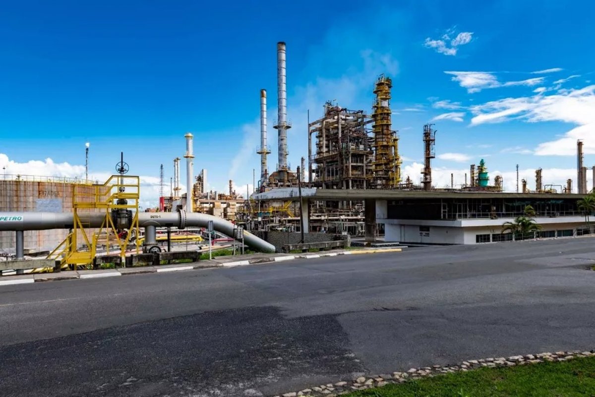 Refinaria de São Francisco do Conde abre vagas para técnicos operacionais