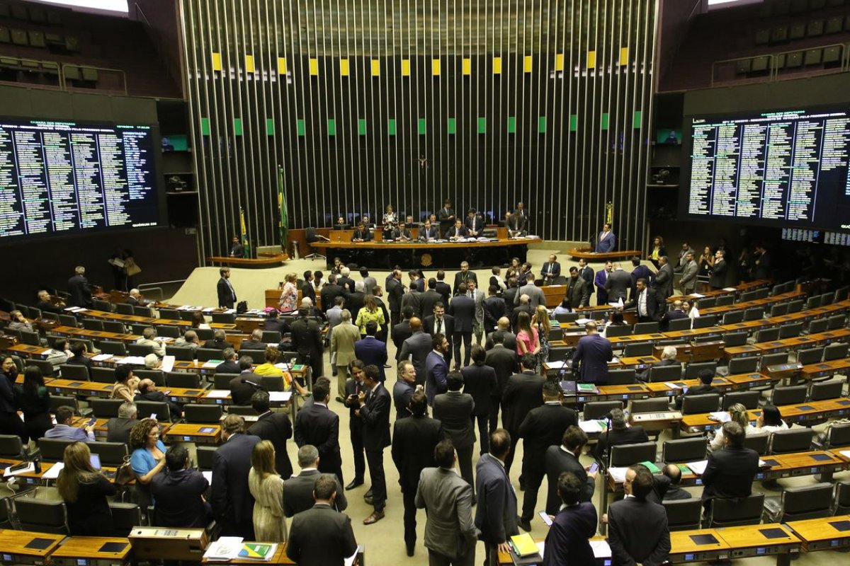 Câmara pode votar projeto que amplia porte de armas no país