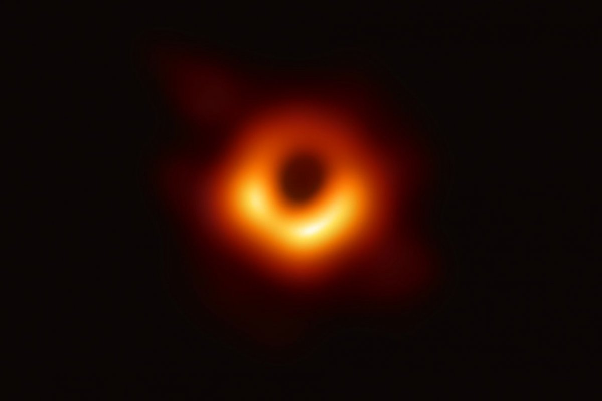 Cientistas registram imagem mais nítida já feita de buraco negro na Via Láctea 