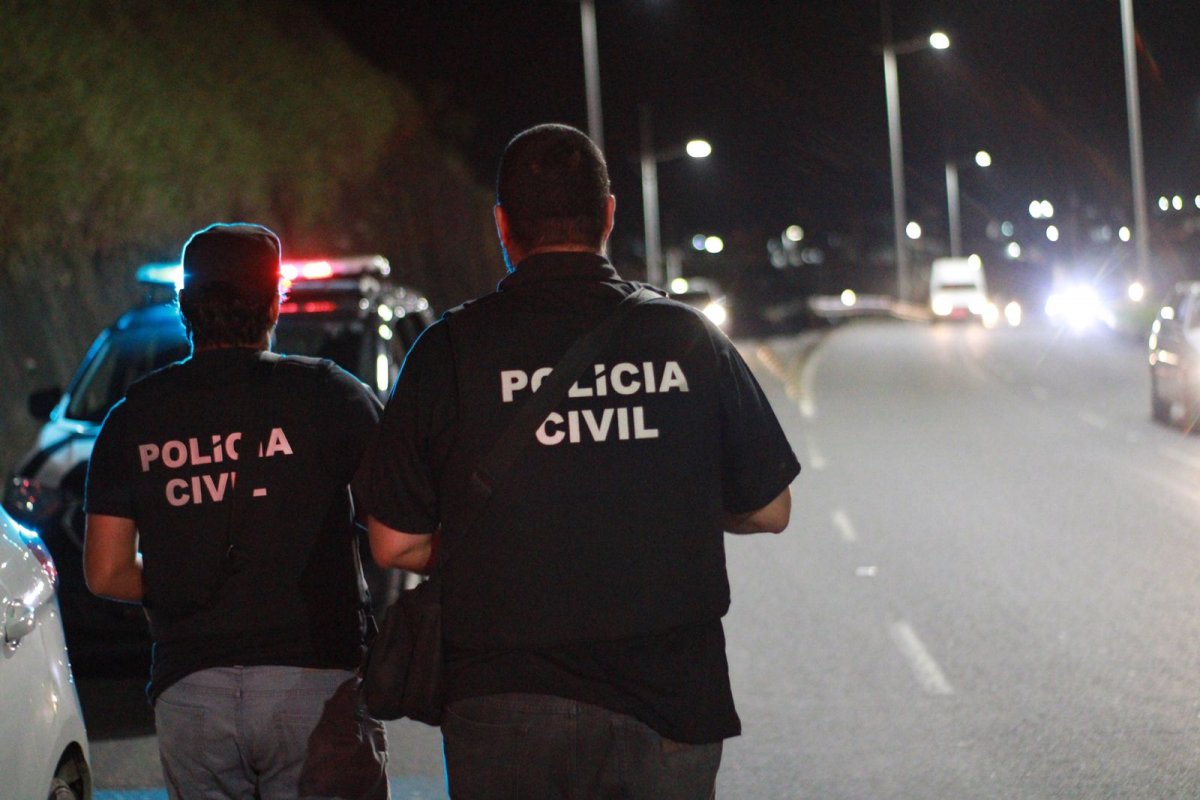 Médico é preso após ser flagrado abusando sexualmente de uma menina de 13 anos
