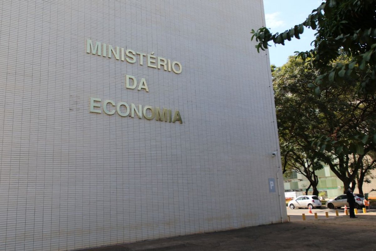 Selic média em 2022 passa de 11,6% para 12,2%, segundo relatório