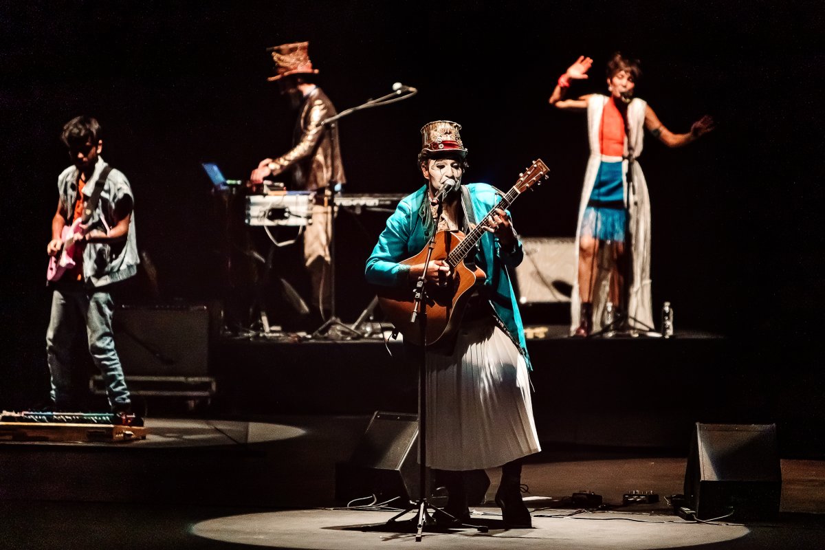 O Teatro Mágico apresenta show inédito em Salvador em junho  