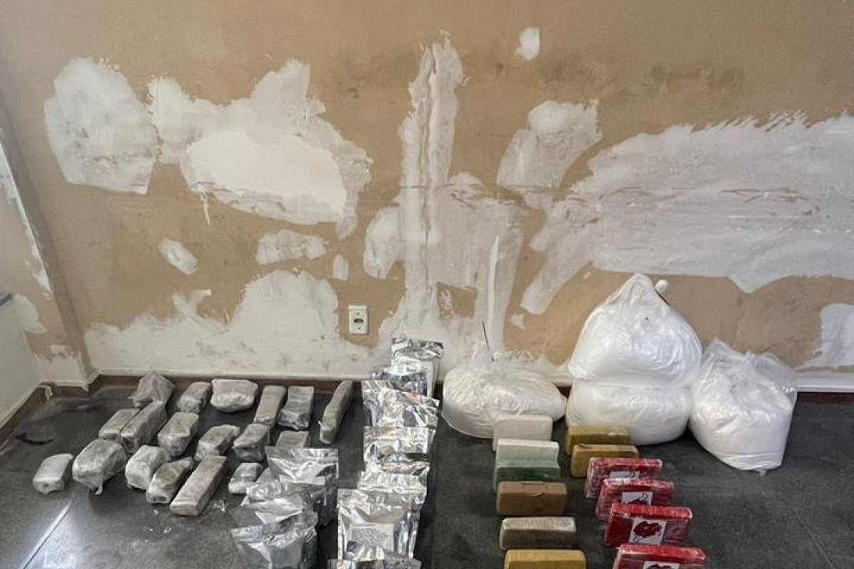 Homem é flagrado com 30kg de drogas em Feira de Santana, na manhã do domingo (22) 