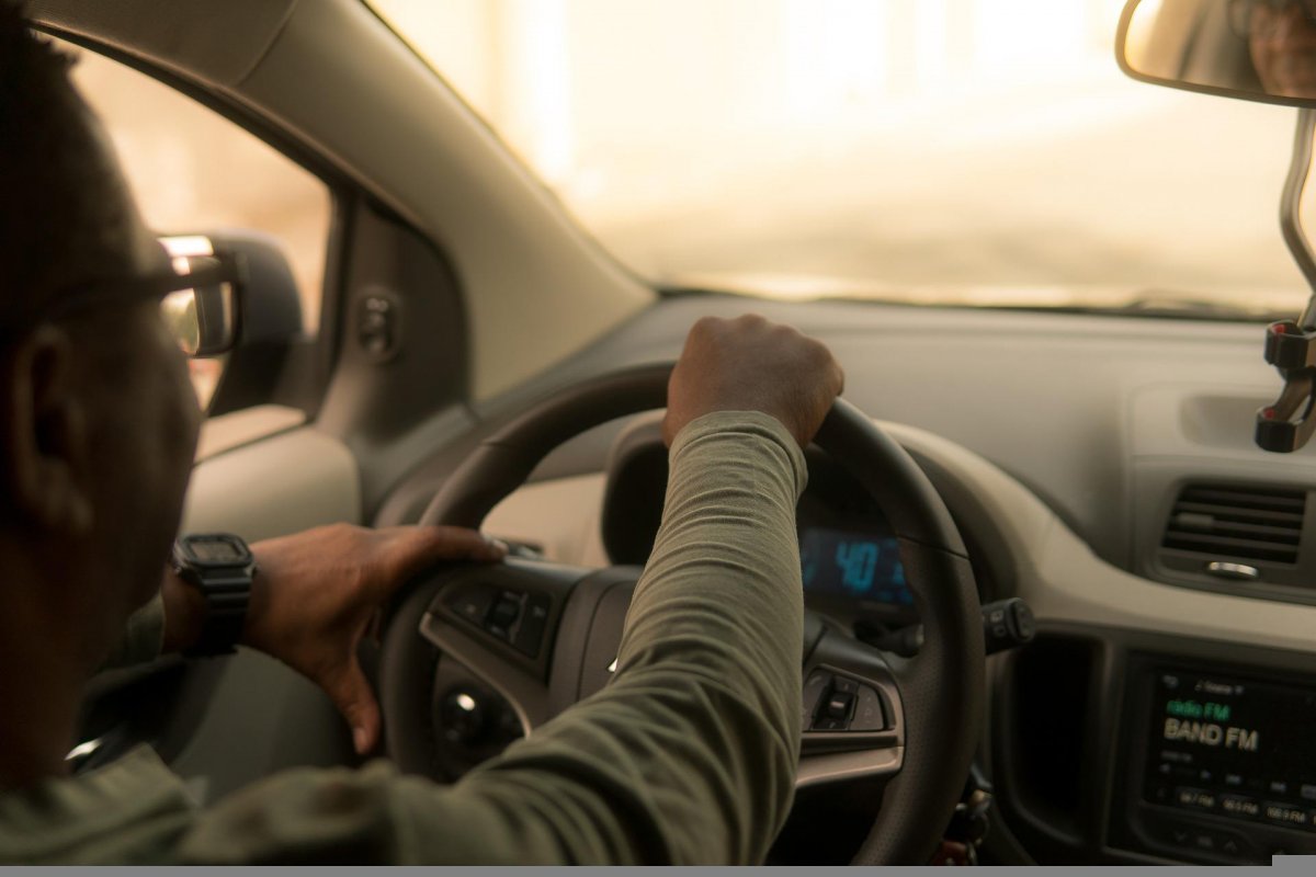 Uber: passageiro que pagar em dinheiro terá que tirar selfie antes de solicitar corrida