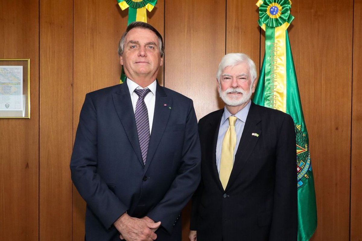 Bolsonaro se reúne com assessor especial da Casa Branca