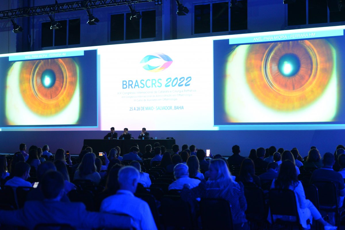 Primeiro dia do congresso internacional de catarata e cirurgia refrativa é marcado pelas novidades em lentes de contato e intraoculares! 