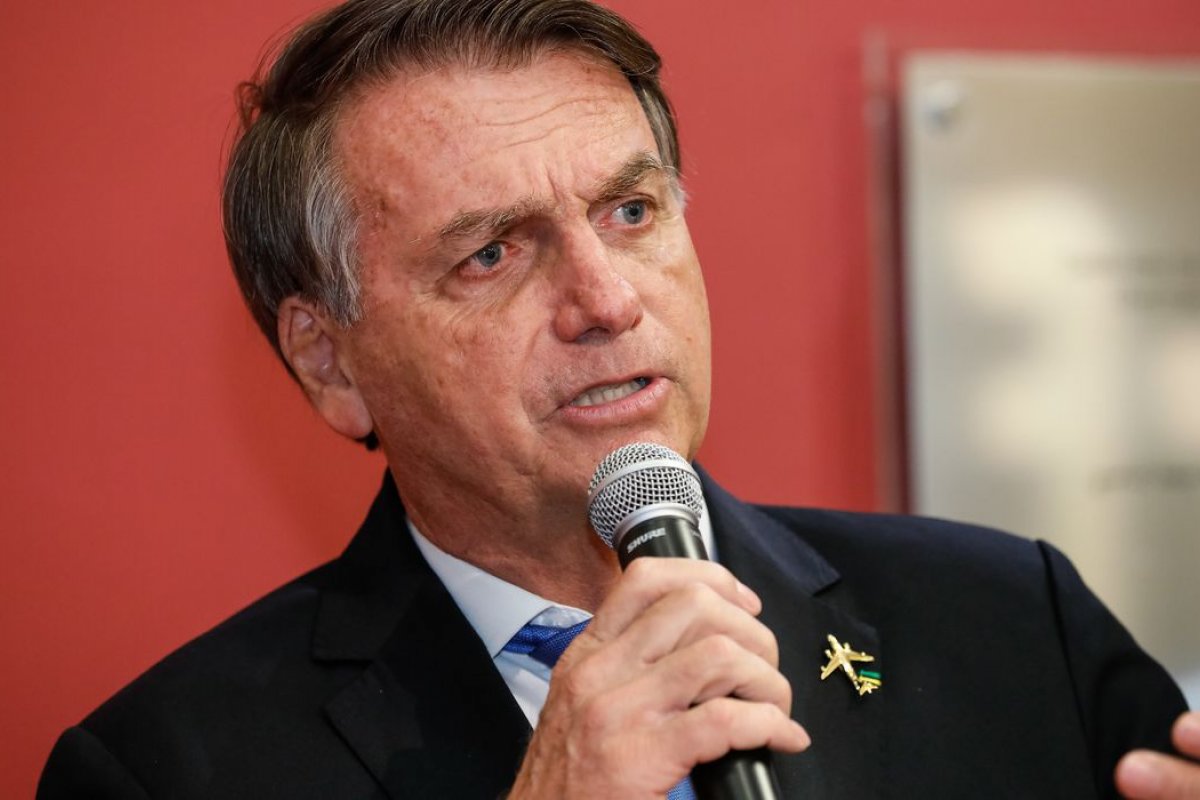 Evangélicos aliados de Bolsonaro estão divididos sobre escolha de presidente, diz pesquisa