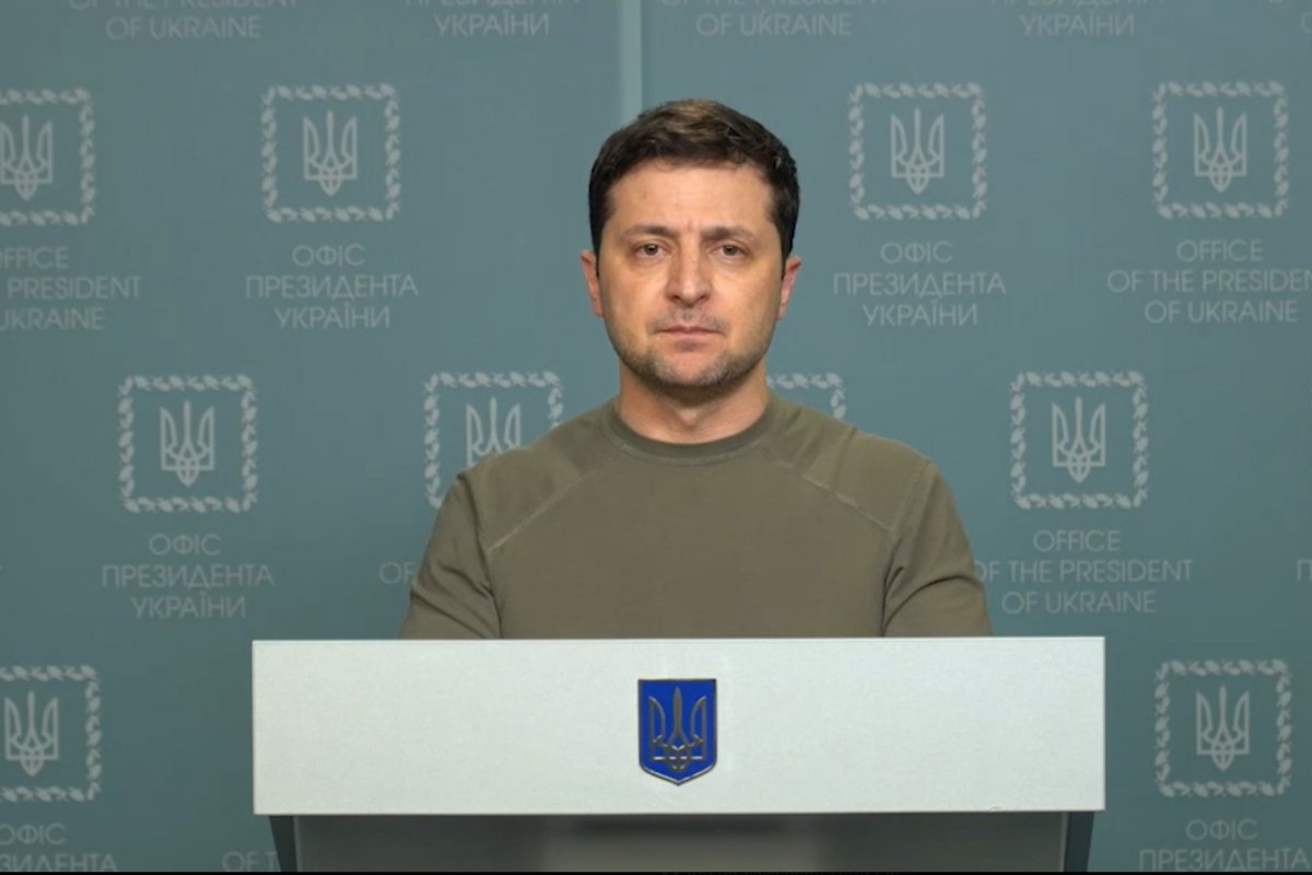 Dialogar com Putin é o caminho para acabar com a guerra, afirma Zelensky 