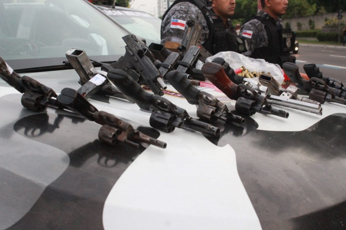 Troca de tiros deixa 17 mortos no Amazonas