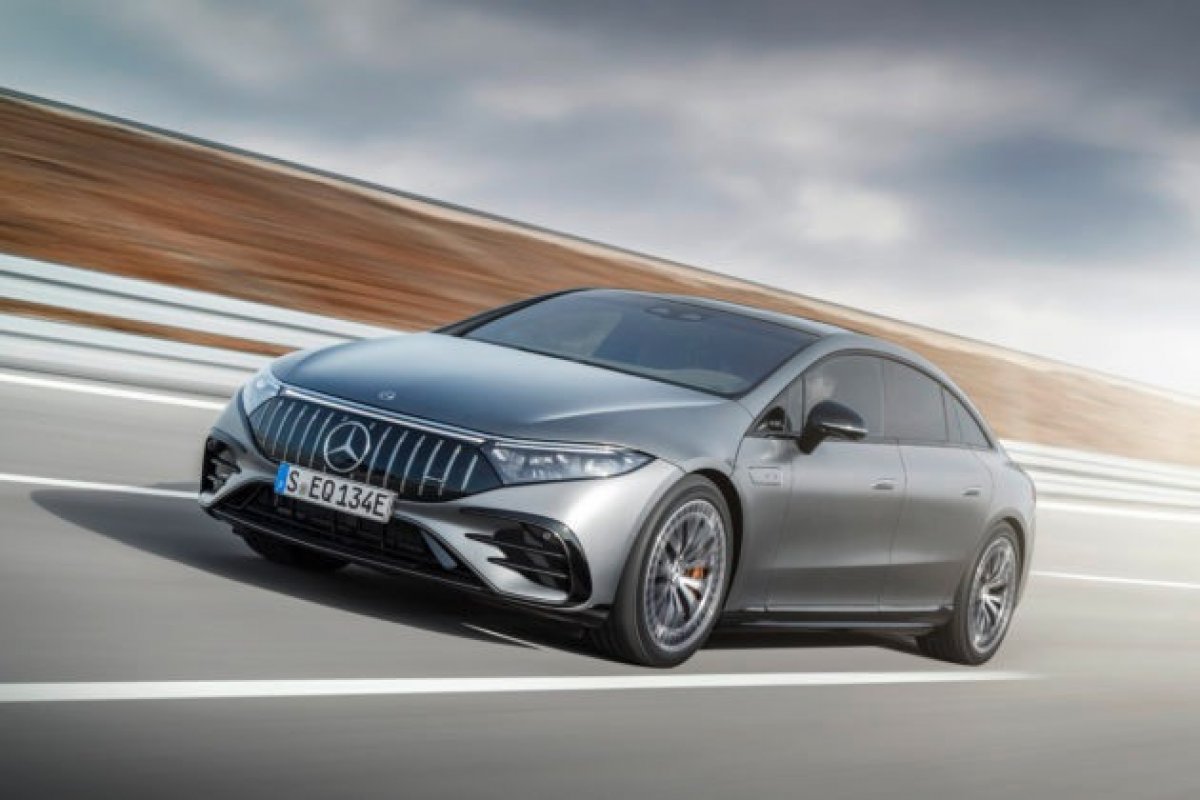 Novo sedã elétrico da Mercedes custa R$ 1,3 milhão e está à venda no país 