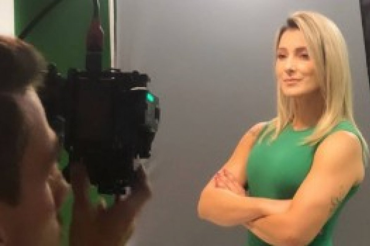 Ex-loira do Tchan, lança pré-candidatura à deputada em vídeo com Damares  