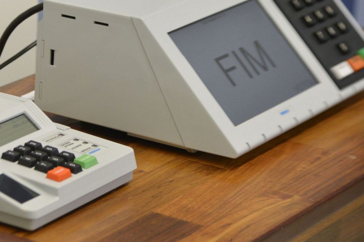 Datafolha: 58% concordam com a participação das Forças Armadas na contagem de votos 