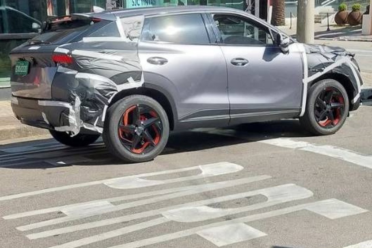 Chery Omoda 5 é flagrado próximo ao lançamento no Brasil 
