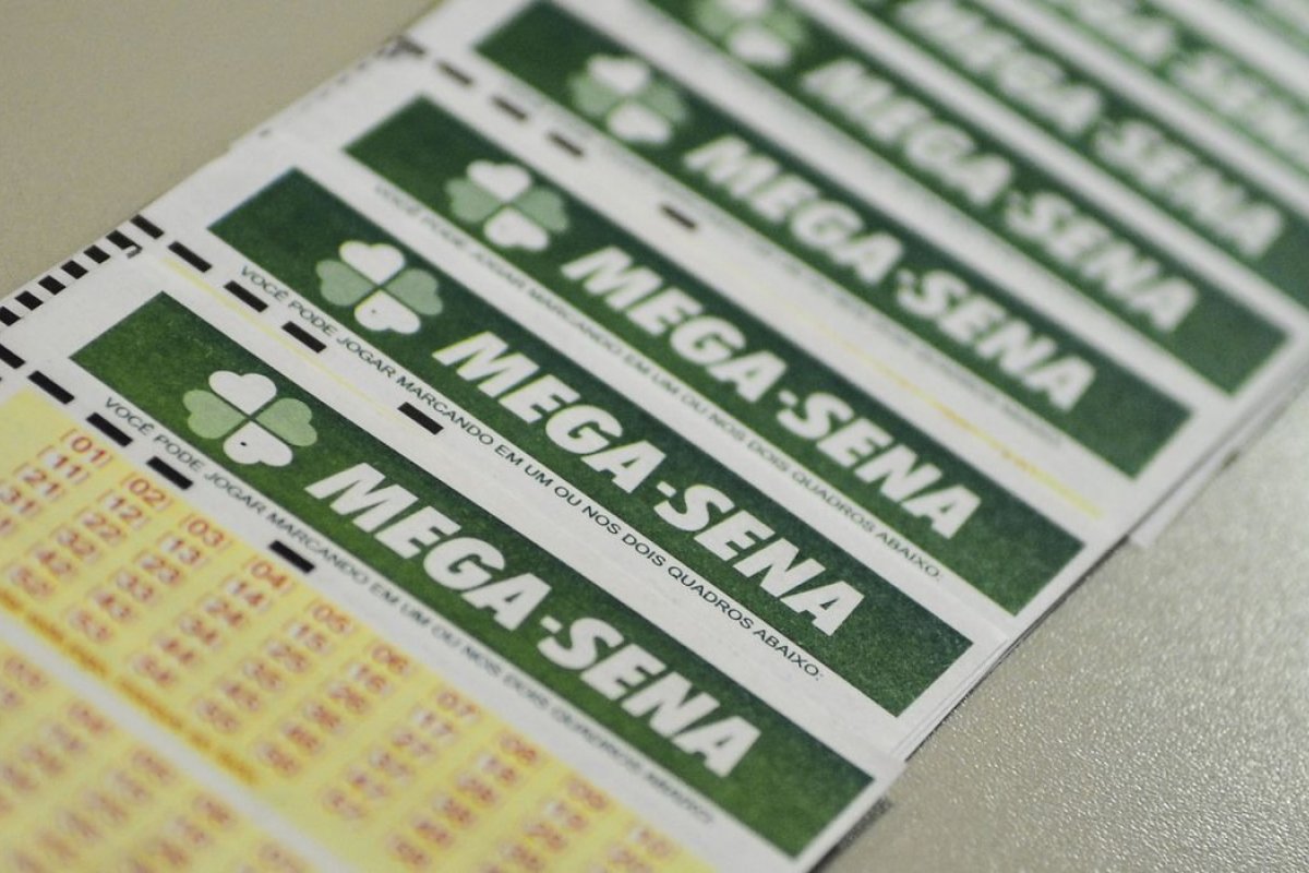 Mega-Sena sorteia prêmio estimado em R$ 120 milhões; veja