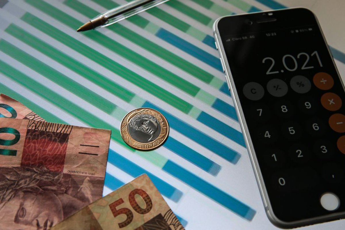 Indicador de Incerteza da Economia sobe 1 ponto em maio, diz FGV 