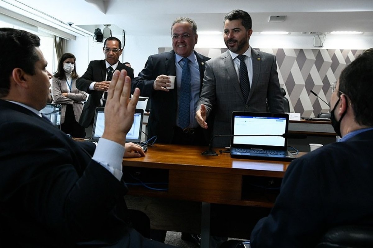 Comissão do Senado adia mais uma vez votação de PEC da reforma tributária