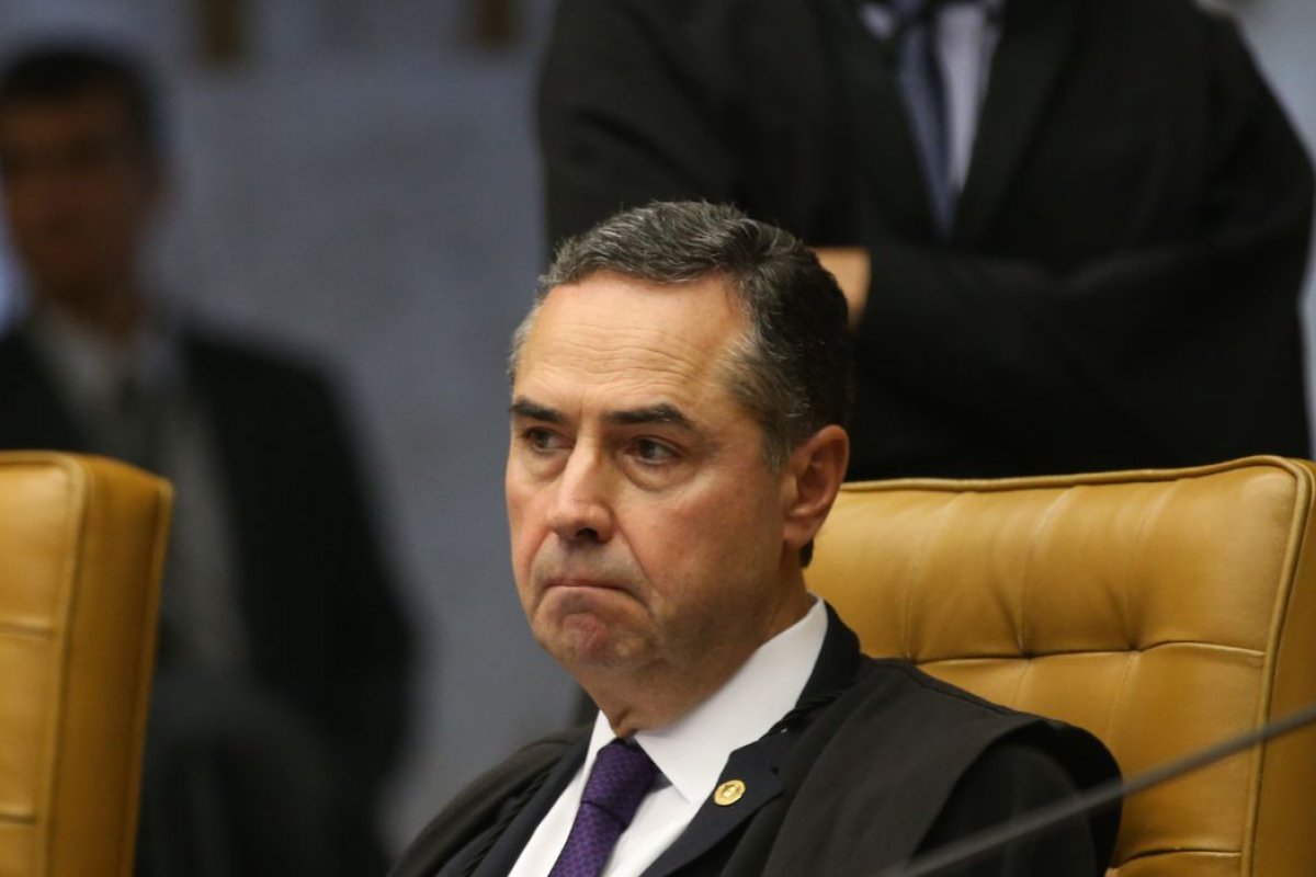 Barroso libera Paulo Guedes de depor em inquérito contra Renan Calheiros