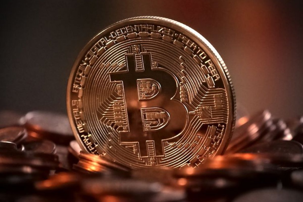 Pai e filho utilizam Bitcoin para lavar dinheiro de drogas e são presos 