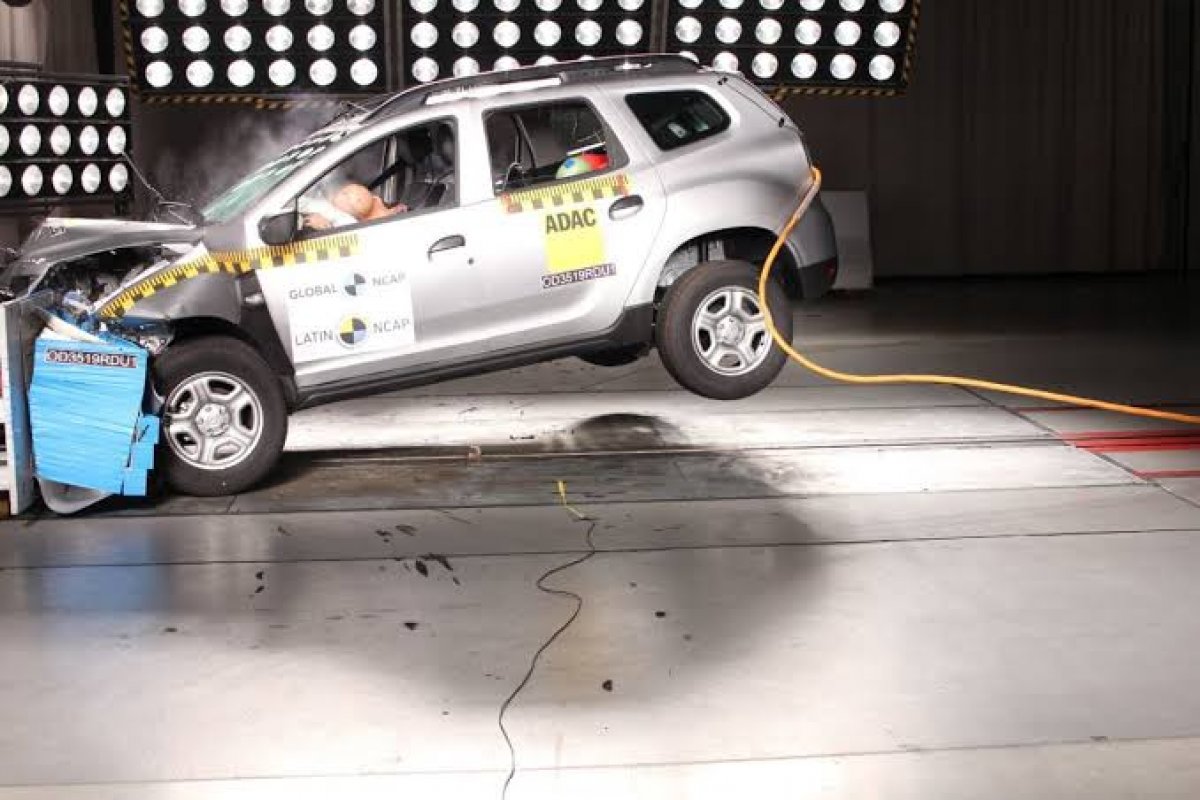 Futuro Duster brasileiro recebe 4 estrelas em teste de colisão 