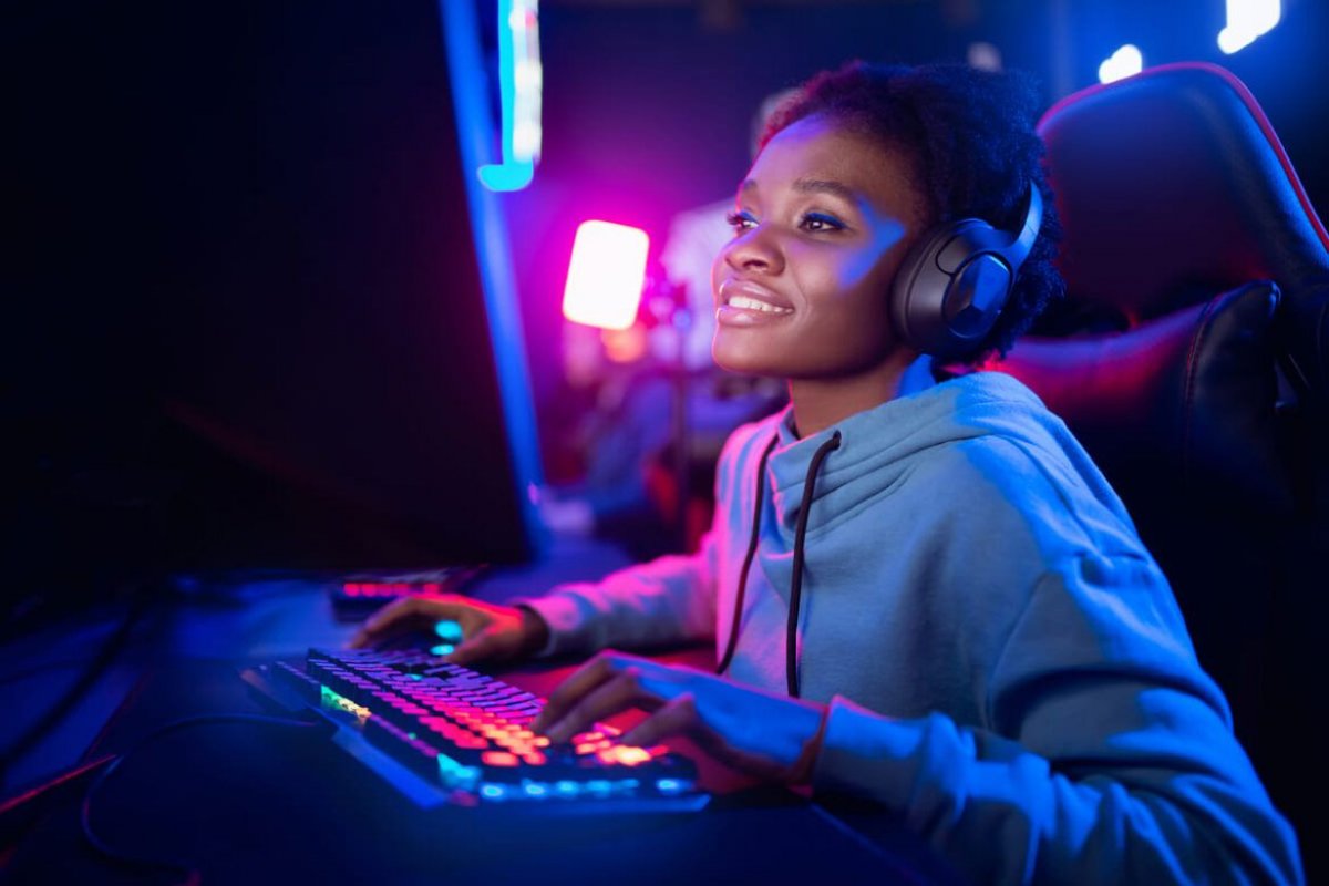 Kenzie e Brazilians in Tech lançam curso gratuito de programação para mulheres; veja como participar!