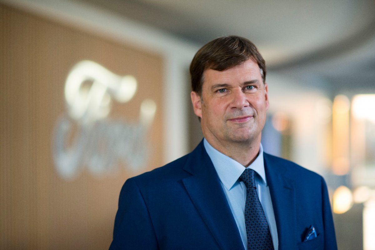 Jim Farley, CEO da Ford, é eleito um dos dez líderes mais inspiradores do ano pela Fortune   