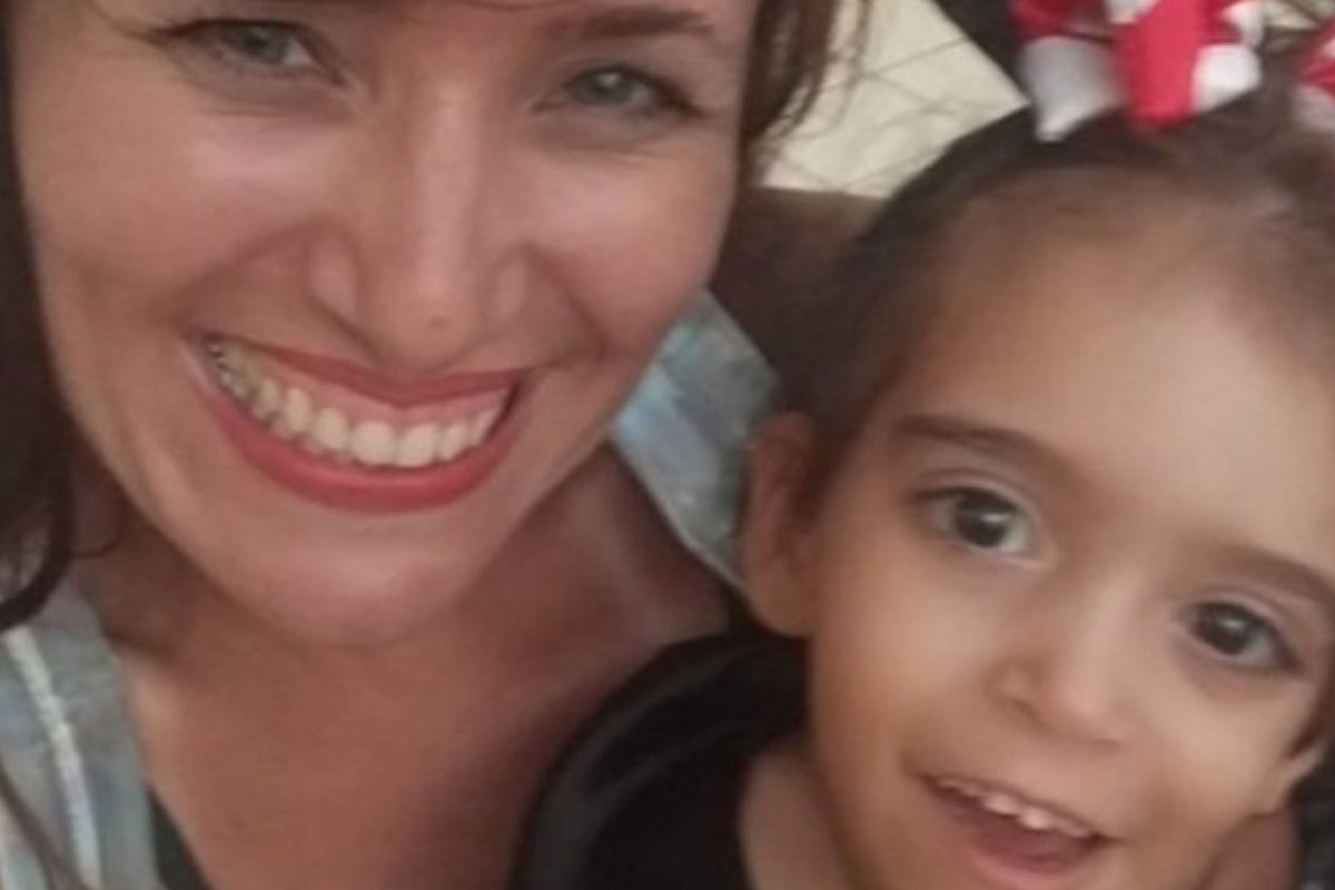 Família cria vaquinha para comprar cadeira de rodas para Isis